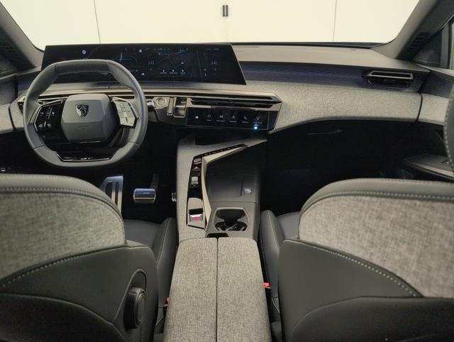 Peugeot 5008 HYBRID 145CH E-DCS6 GT 