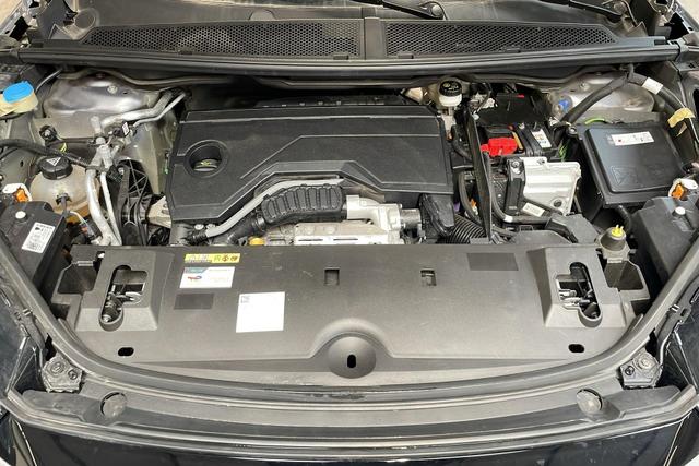 Peugeot 3008 Hybrid 145 e-DCS6 Allure 