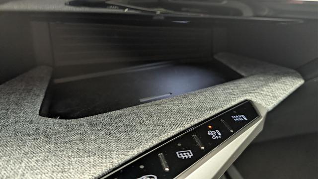 Peugeot 5008 HYBRID 145 CH E-DCS6 ALLURE 