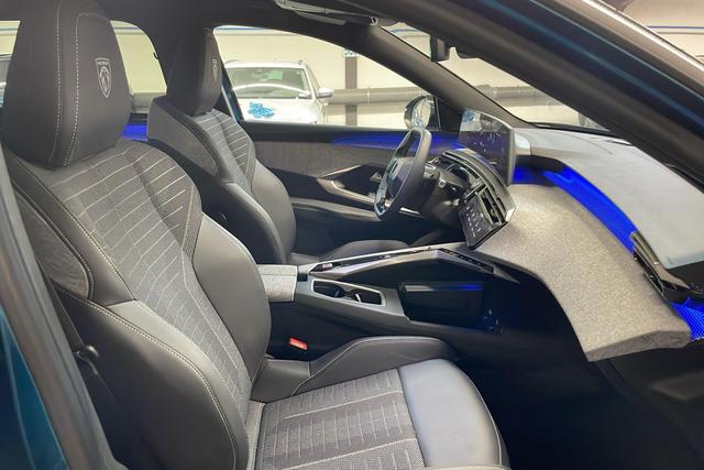 Peugeot 5008 HYBRID 145CH E-DCS6 GT 