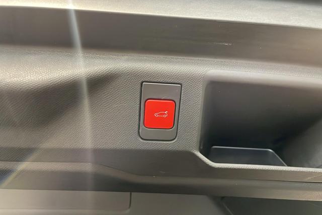 Peugeot 5008 HYBRID 145CH E-DCS6 GT 