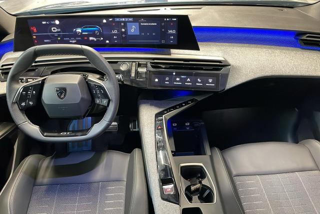 Peugeot 5008 HYBRID 145CH E-DCS6 GT 