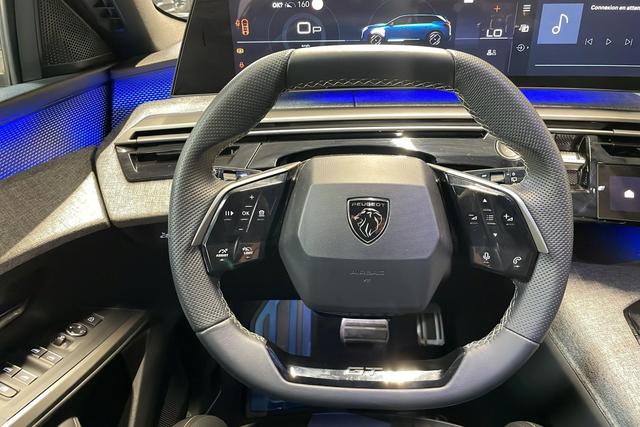 Peugeot 5008 HYBRID 145CH E-DCS6 GT 