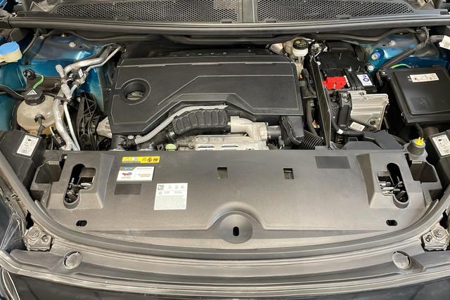 Peugeot 5008 HYBRID 145CH E-DCS6 GT 