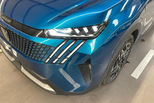 Peugeot 5008 HYBRID 145CH E-DCS6 GT 
