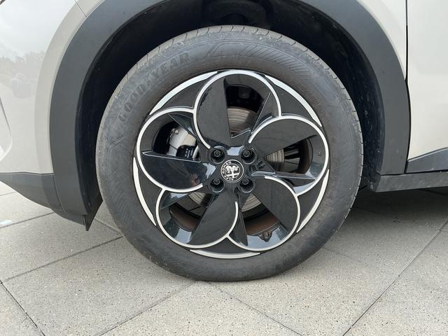 Alfa Romeo Junior 54 kWh *1 phase charging 