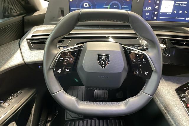 Peugeot 5008 HYBRID 145 CH E-DCS6 ALLURE 