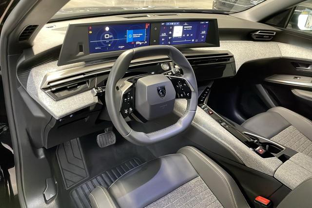 Peugeot 5008 HYBRID 145 CH E-DCS6 ALLURE 