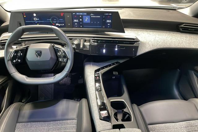 Peugeot 3008 Hybrid 145 e-DCS6 Allure 