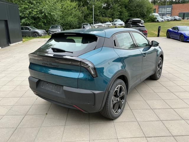 Alfa Romeo Junior 54 kWh *1 phase charging 