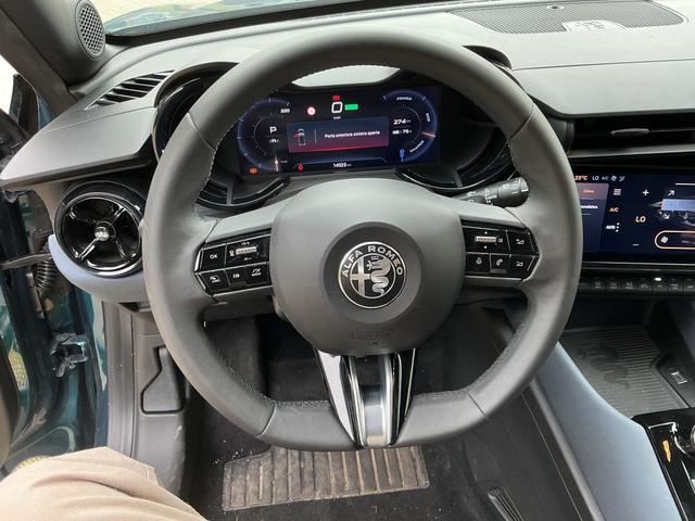 Alfa Romeo Junior 54 kWh *1 phase charging 