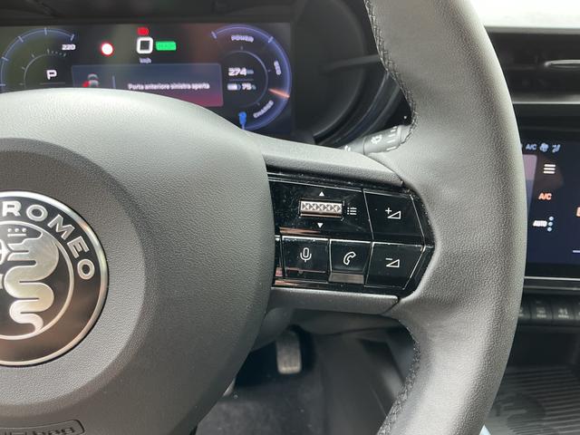 Alfa Romeo Junior 54 kWh *1 phase charging 