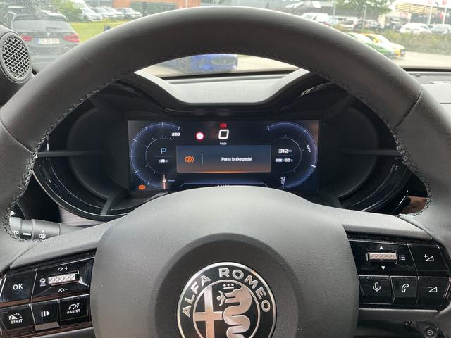 Alfa Romeo Junior 54 kWh *1 phase charging 
