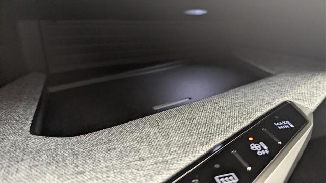 Peugeot 5008 HYBRID 145CH E-DCS6 GT 