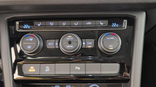 Volkswagen Touran 1.5 TSI EVO 150 DSG7 7pl Carat 