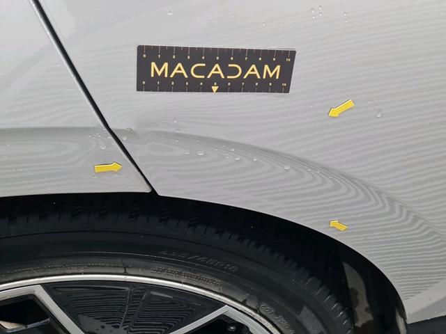 MG MG4 Luxury 4 
