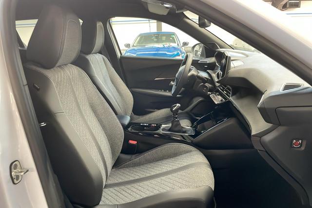 Peugeot 2008 PureTech 100 S&S BVM6 Allure 