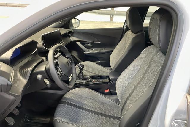 Peugeot 2008 PureTech 100 S&S BVM6 Allure 
