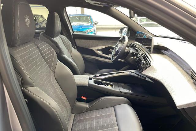 Peugeot 5008 HYBRID 145CH E-DCS6 GT 