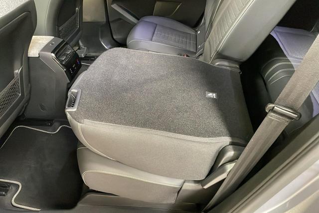 Peugeot 5008 HYBRID 145CH E-DCS6 GT 