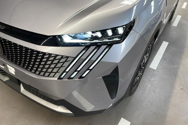 Peugeot 5008 HYBRID 145CH E-DCS6 GT 