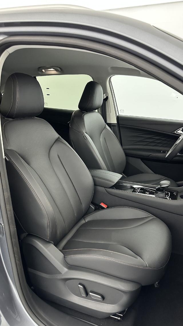 MG EHS Luxury 