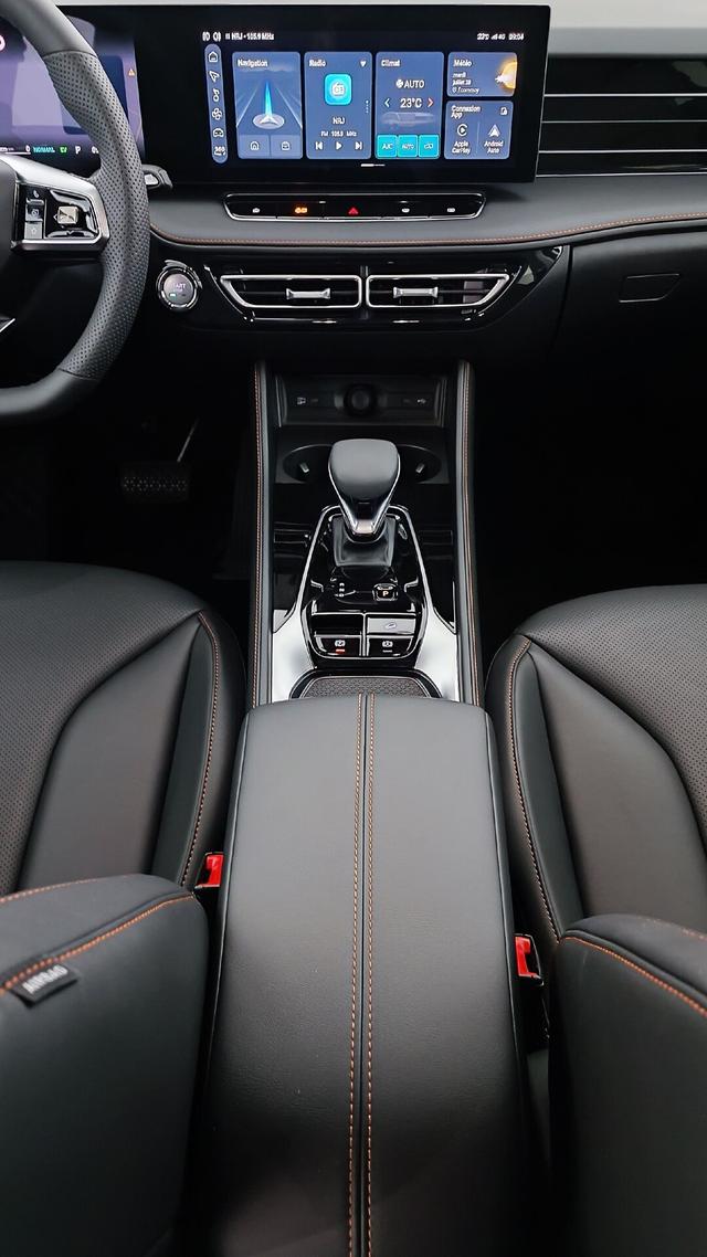 MG EHS Luxury 