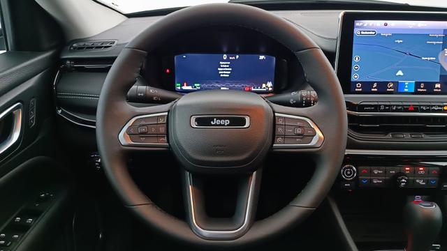 Jeep Compass Summit 4x2 