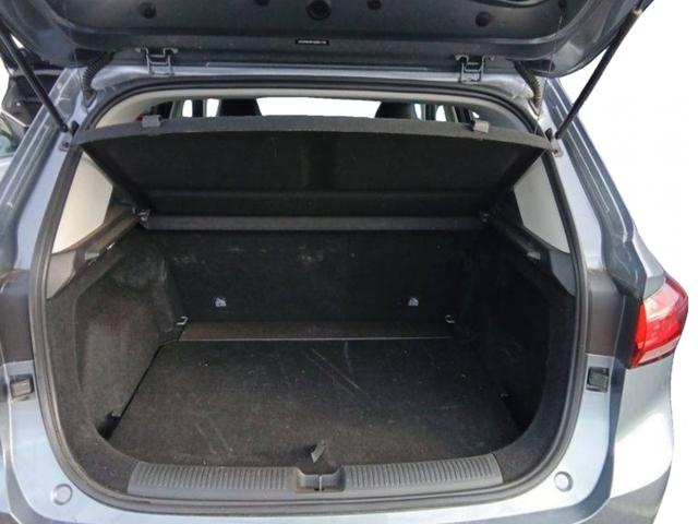 MG ZS Luxury 
