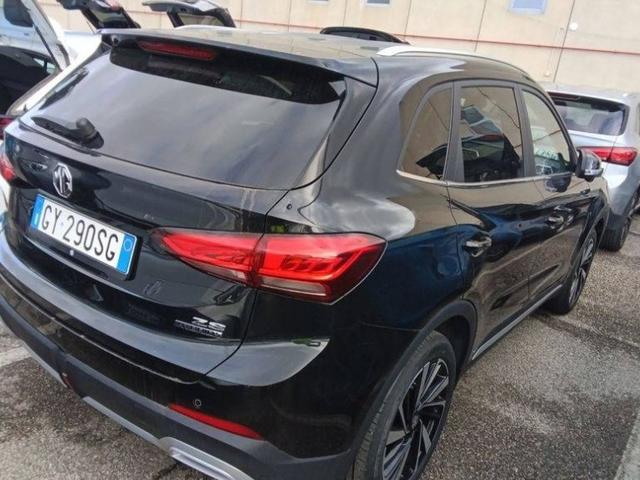 MG ZS Luxury 