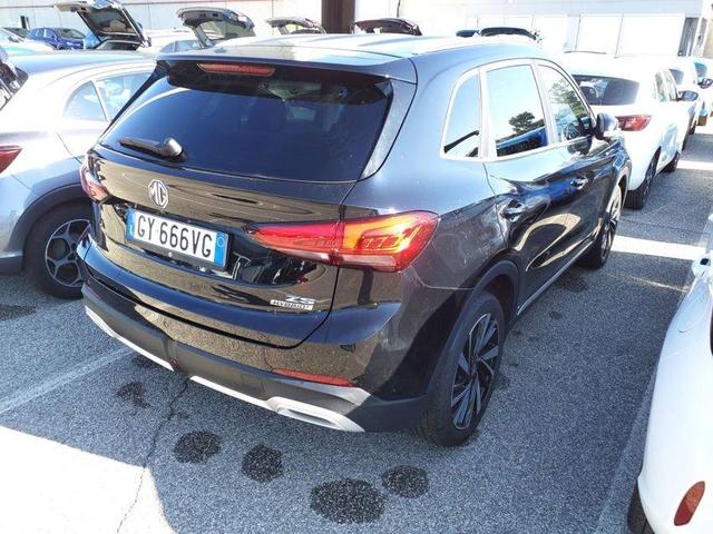MG ZS Luxury 