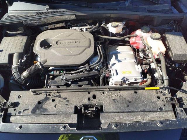 MG ZS Luxury 