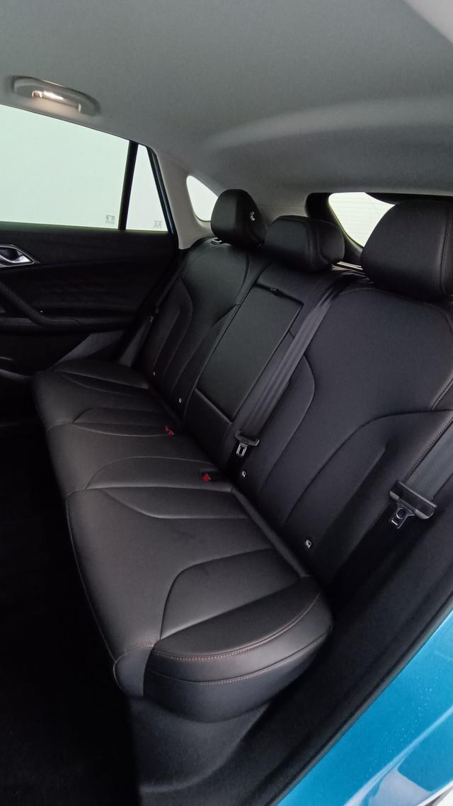 MG EHS Luxury 