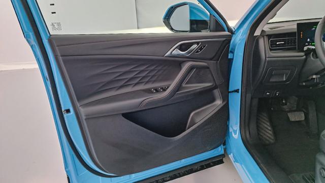 MG EHS Luxury 