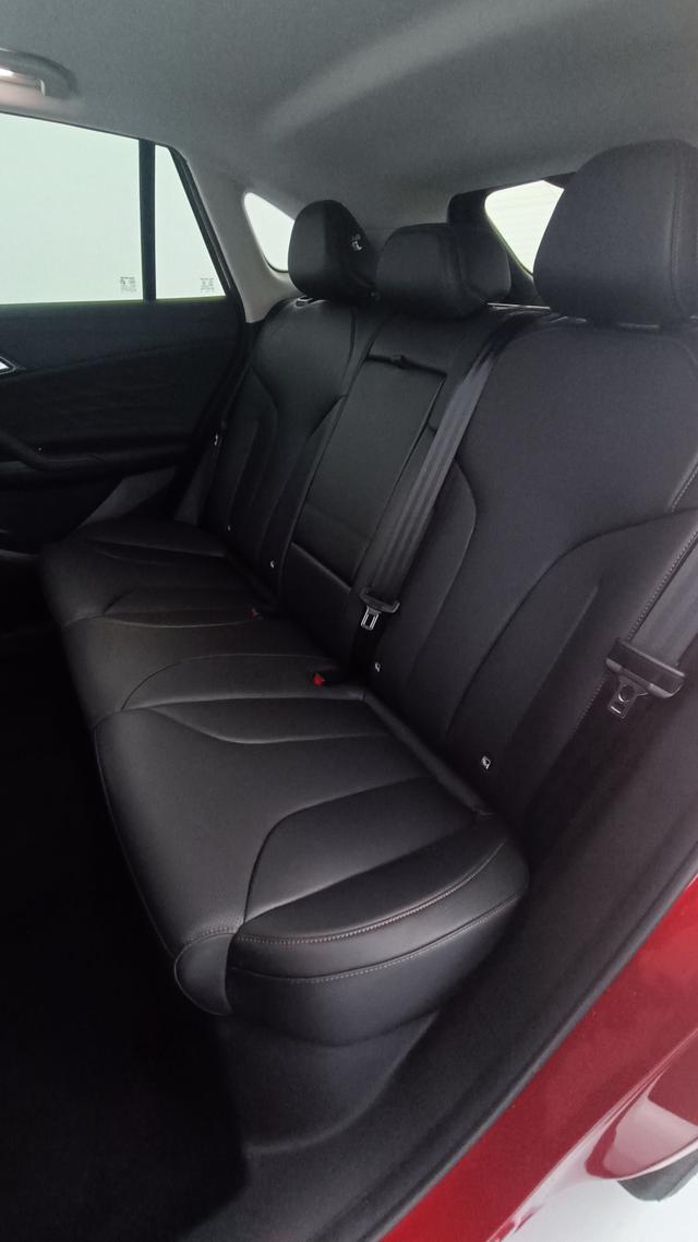 MG EHS Luxury 