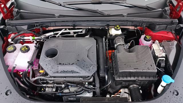 MG EHS Luxury 