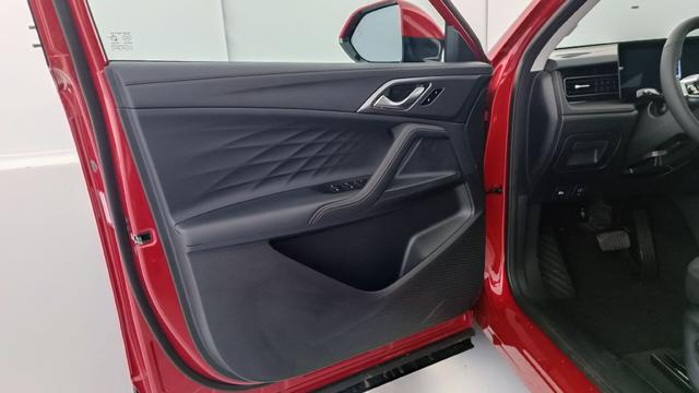 MG EHS Luxury 