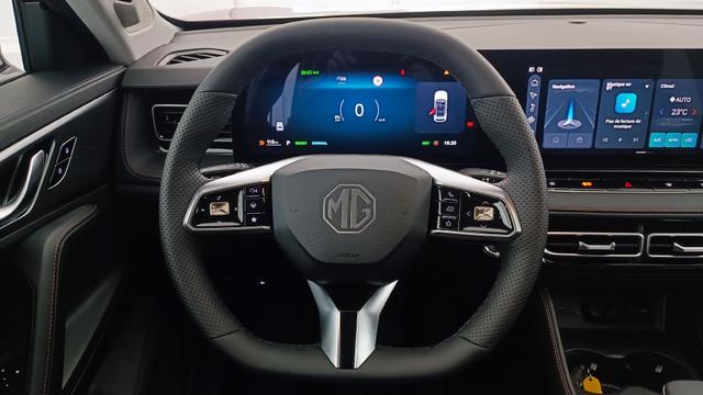 MG EHS Luxury 