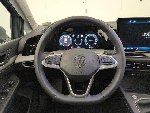 Volkswagen Golf Life Plus 