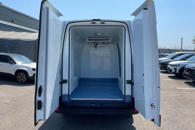 Renault Master Fahrgestell CONFORT TRAC F3500 L2H2 