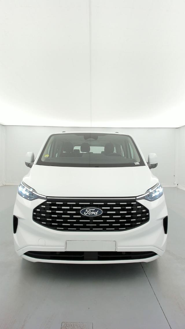 Ford Tourneo Titanium 320 L2H1 