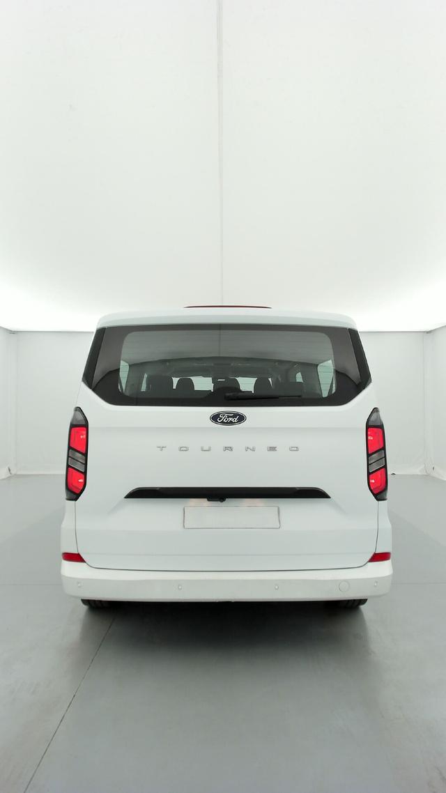 Ford Tourneo Titanium 320 L2H1 