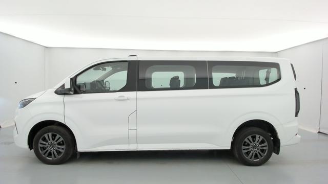 Ford Tourneo Titanium 320 L2H1 