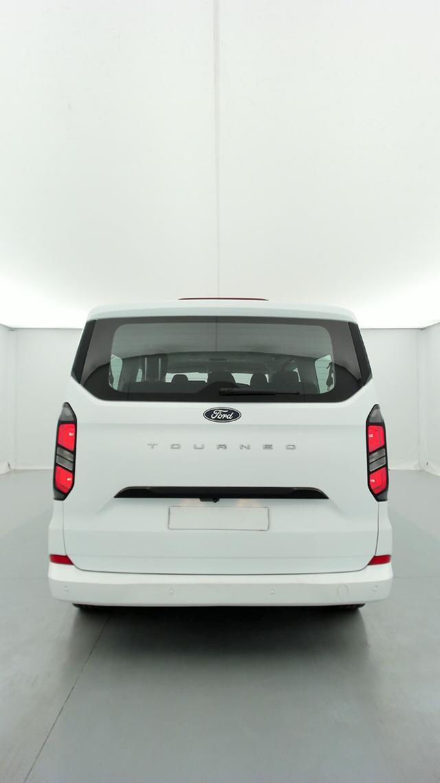 Ford Tourneo Titanium 320 L2H1 
