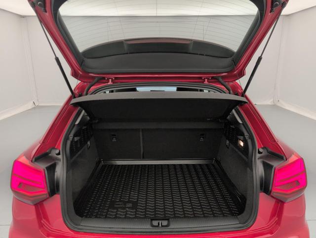 Audi Q2 Business line 