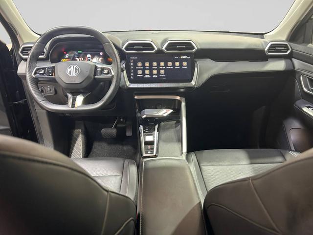 MG ZS Luxury 