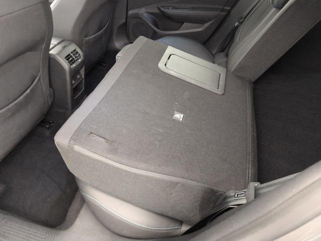 Peugeot 408 Hybrid 145 e-DCS6 Allure 