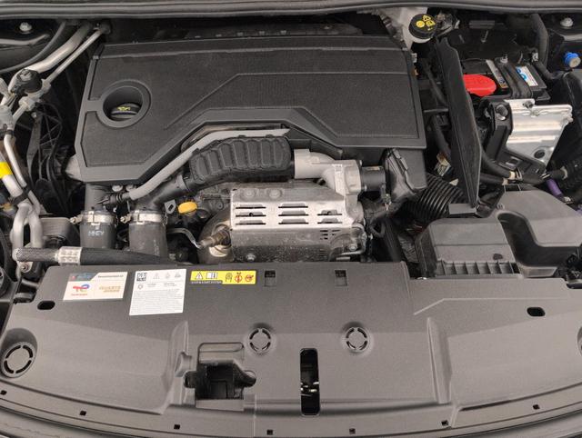 Peugeot 408 Allure 