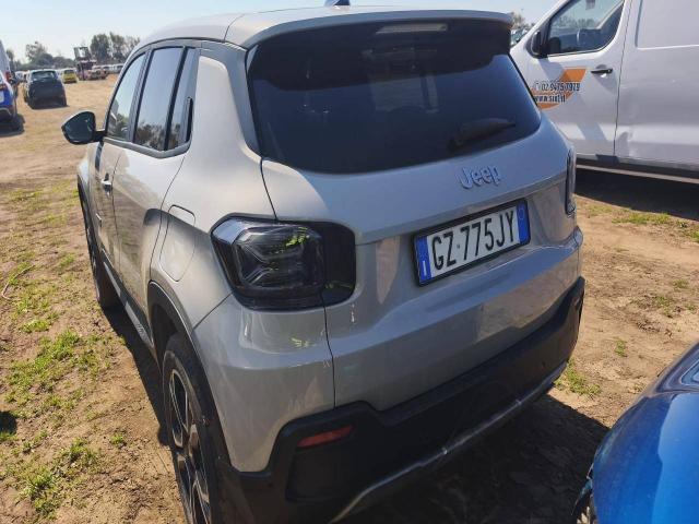 Jeep Avenger Summit 