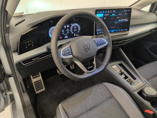 Volkswagen Golf Life Plus 